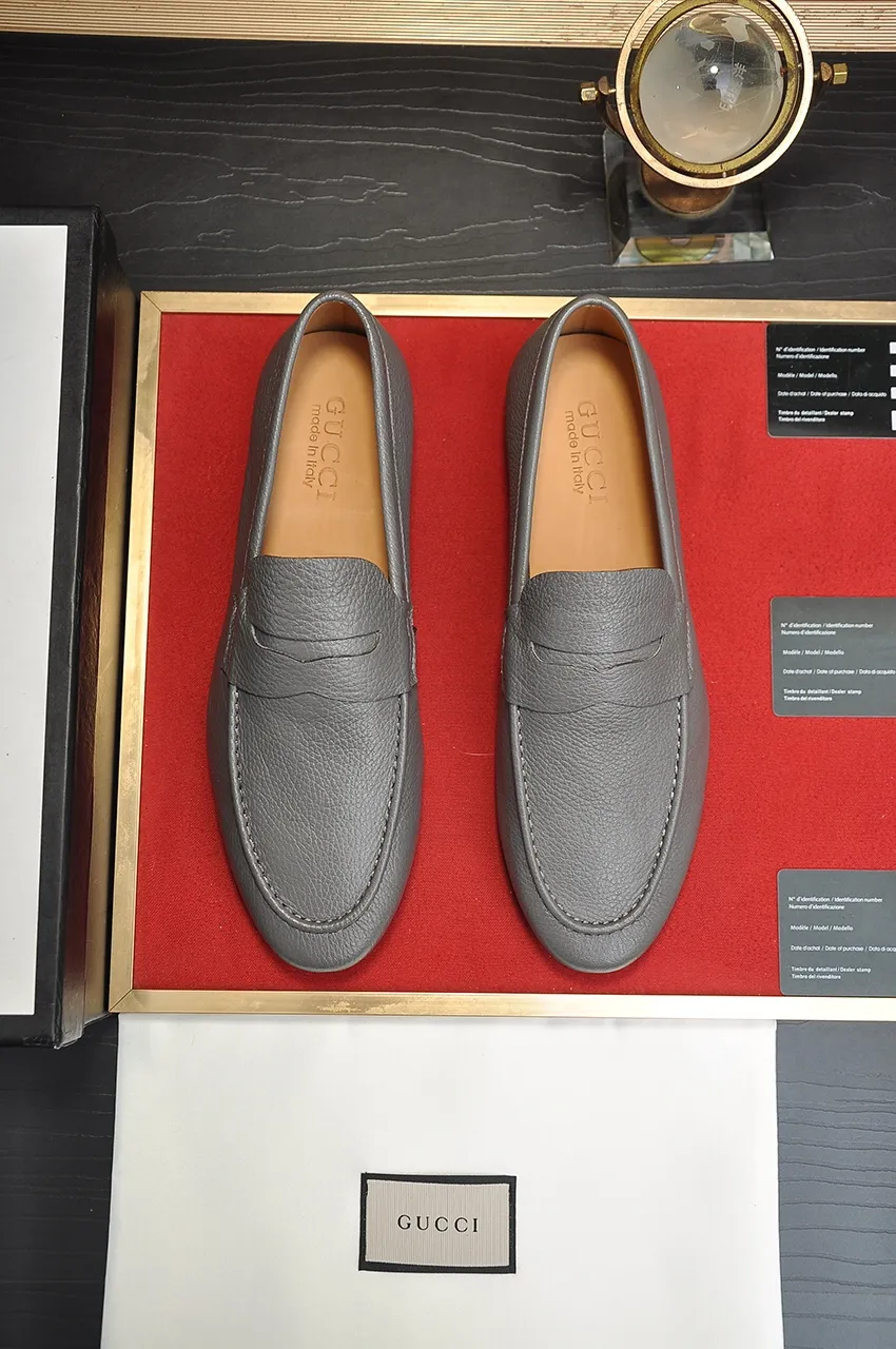Men's shoes 💰520💶【GUCCI】 (High-end Niuli) New 🍀Gucci* - top version Gucci Peas shoes! Made of imported original cowhide, the inner top layer is comfortable cowhide lining! Original wear-resistant rubber outsole! High quality products! Code number 38-44!